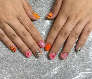 ネイル VIERU 🌈🎀💖のネイルデザイン