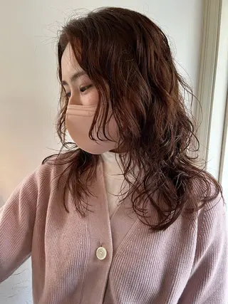 セミロング カラー パーマ eri kinjoのヘアスタイル