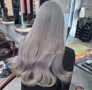 ロング カラー 紙野 優月のヘアスタイル