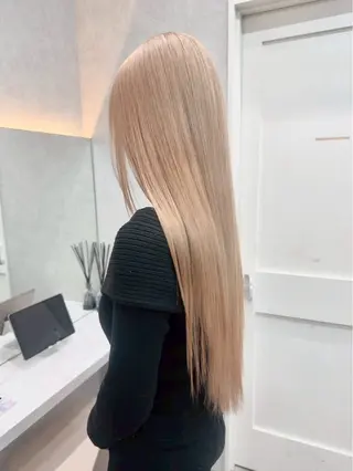 セミロング カラー Lond Le'a /ハイトーンカラーのヘアスタイル
