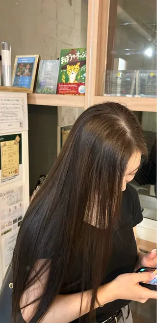 ロング 瀬川 夏緒のヘアスタイル