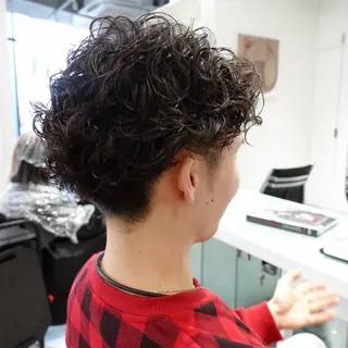 ショート パーマ ヘアアレンジ メンズ 🌐サトウ リョウ🌐のヘアスタイル