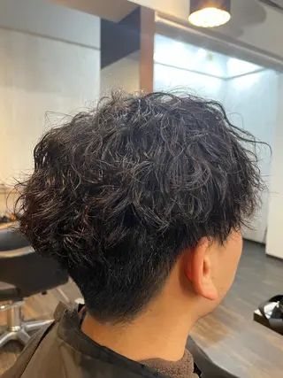 ショート パーマ メンズ 高井 柊のヘアスタイル
