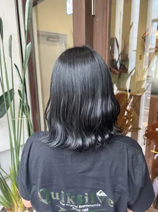 セミロング カラー ブリーチカラー🦖 岡部木乃夏のヘアスタイル