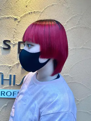 ミディアム レイヤーカット🖤 SAYAのヘアスタイル