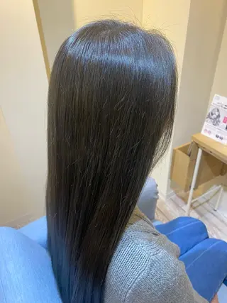 ロング カラー 金島 青のヘアスタイル