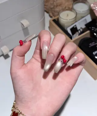 カラー AIN Nailのネイルデザイン