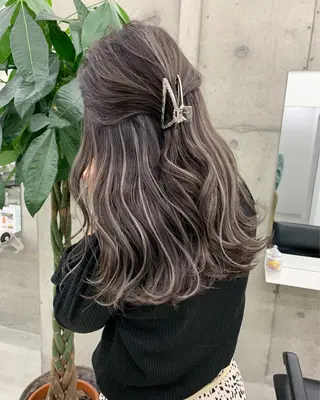 カラー 名古屋栄/ 複雑履歴   リカのヘアスタイル