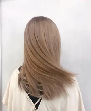 セミロング カラー カット・ブリーチ TAIGAのヘアスタイル