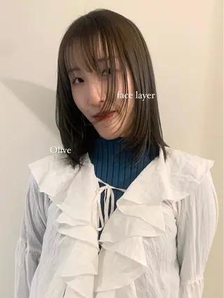 セミロング カラー 落合希 Olivebeigeのヘアスタイル