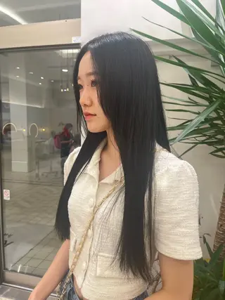 ロング 𝑴𝑰𝑨🎀赤髪 /ピンク/髪質改善のヘアスタイル