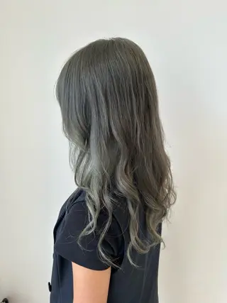 ミディアム カラー タッセルボブ× 美髪・髪質改善のヘアスタイル