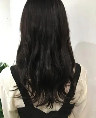 セミロング カラー 鈴木 咲輝のヘアスタイル