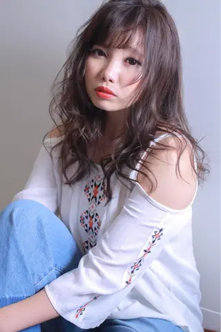 セミロング カラー 伊藤 裕貴のヘアスタイル