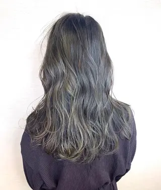 ロング カラー 韓国レイヤーカット/ ダブルカラーのヘアスタイル