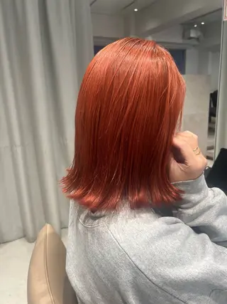 カラー Louwe 小島のヘアスタイル