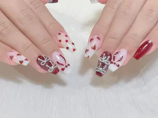 セミロング 💅 リリアのネイルデザイン