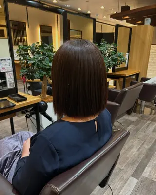 ミディアム 高野 愛子のヘアスタイル