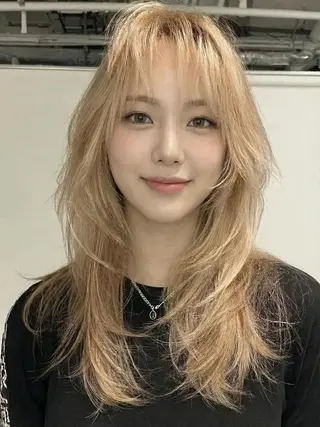 カラー ロング 🎀韓国レイヤー YURINA🎀のヘアスタイル