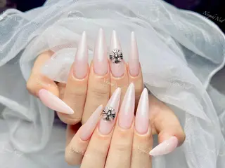 ネイル 🦋 Queenieのネイルデザイン