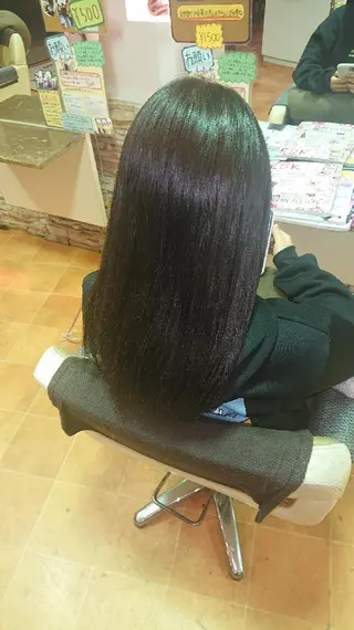 ミディアム カラー 山口 彩海のヘアスタイル