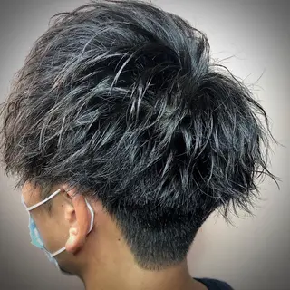 ショート パーマ メンズ ハイトーン特化 川井優汰のヘアスタイル