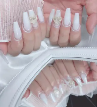 ロング ネイル アイブロウ merci nailのネイルデザイン