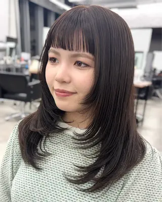 ミディアム カラー レイヤー🩰顔まわり /透明感/kanaのヘアスタイル
