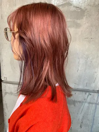 ミディアム カラー ネイル mana 暖色カラーカットのヘアスタイル