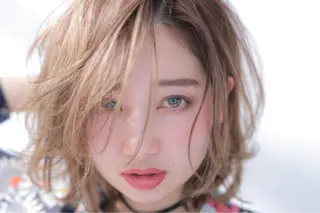 マツエク・マツパ 中村 眞歩のヘアスタイル