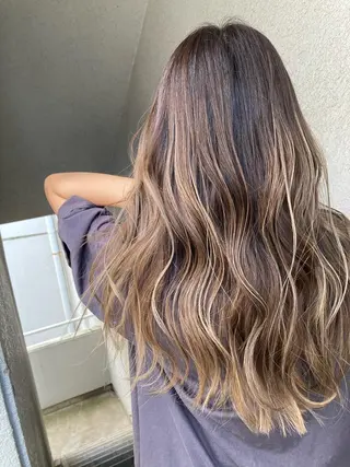 ロング ブリーチカラー🌈 石垣翔太のヘアスタイル
