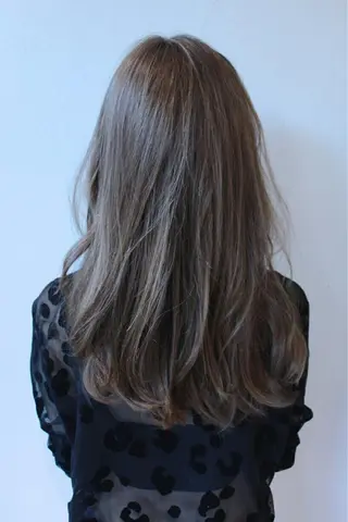 セミロング カラー 菊池 貢平のヘアスタイル