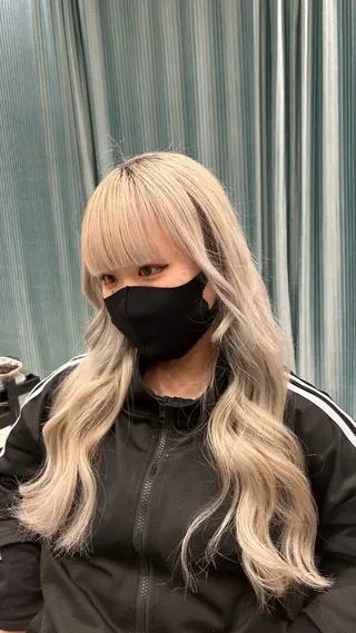 ロング ハイトーンカラー✨️ 艶カラー特化Amiのヘアスタイル