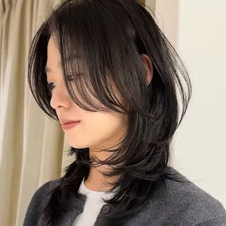 セミロング 岸本 理希のヘアスタイル