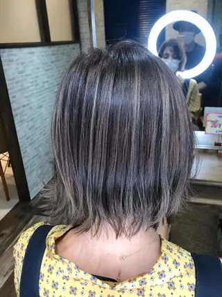 ショート カラー 平田 怜のヘアスタイル