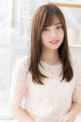 セミロング カラー 出川 宙☘️のヘアスタイル