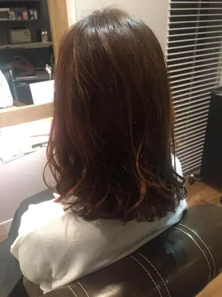 ミディアム カラー ツキダテ ユイのヘアスタイル