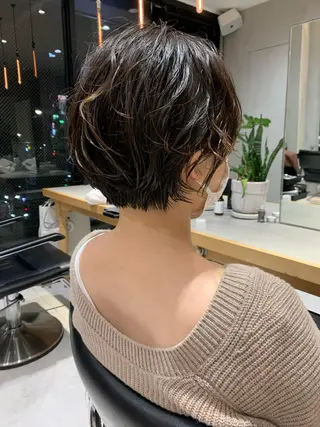 ショート パーマ 柔らか透け感カラー 🌿ムロヤリョウスケのヘアスタイル