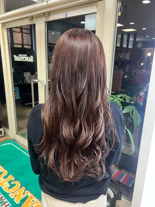 ロング カラー オオエ トア／カットモデルのヘアスタイル