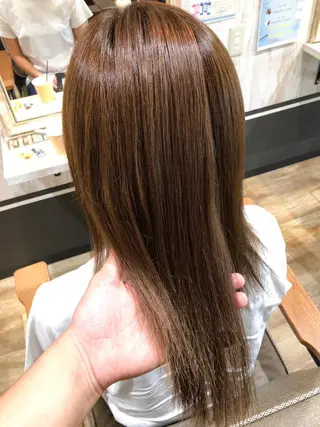 セミロング 必ず笑顔で帰っていた だきます！安田祐貴のヘアスタイル