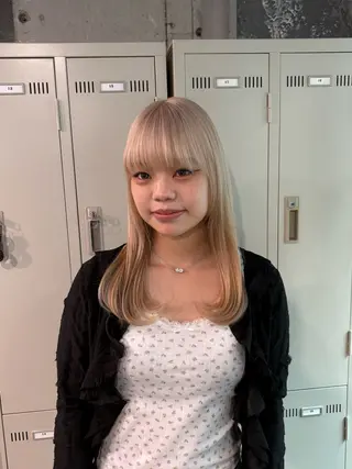 セミロング カラー ハイトーン 横浜💞ミオのヘアスタイル