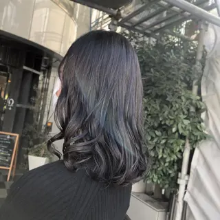 ミディアム カラー 山崎 絵莉香のヘアスタイル