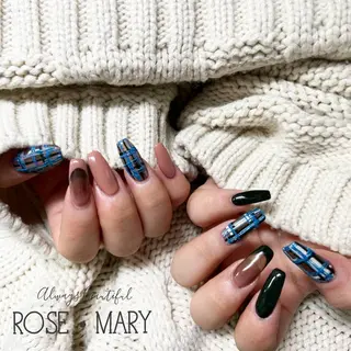 ネイル ROSE・ MARY 鈴木のネイルデザイン