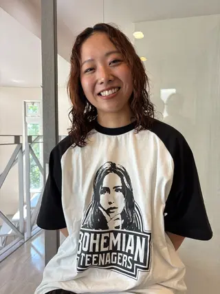 セミロング パーマ 菊川 愛莉のヘアスタイル