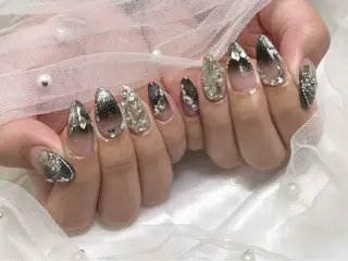 ネイル Roi〈ロワ〉 Minakoのネイルデザイン