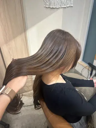 ロング カラー 大石 楓のヘアスタイル