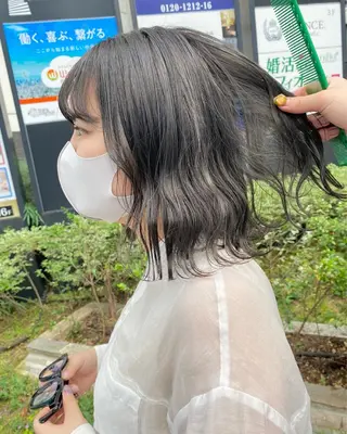 ミディアム デザインカラー/ボブ ブリーチカラー/ユリのヘアスタイル