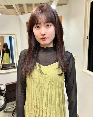 ロング カラー ミルクティーベージュ outaのヘアスタイル