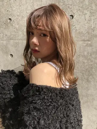 ロング ブリーチソムリエ認定 梅田茶屋町Eir辻のヘアスタイル