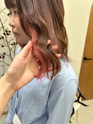 ミディアム なつめ🐶ショート ベージュカラーのヘアスタイル